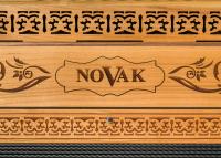 NOVAK Heimatklang Kirsch Nuss/schwarz B