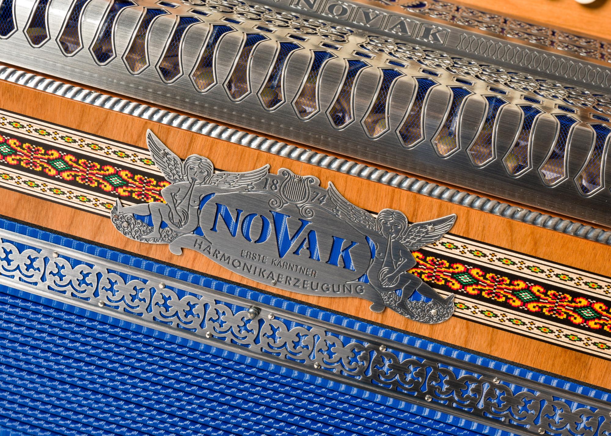 NOVAK Superium Kirsch/blau G