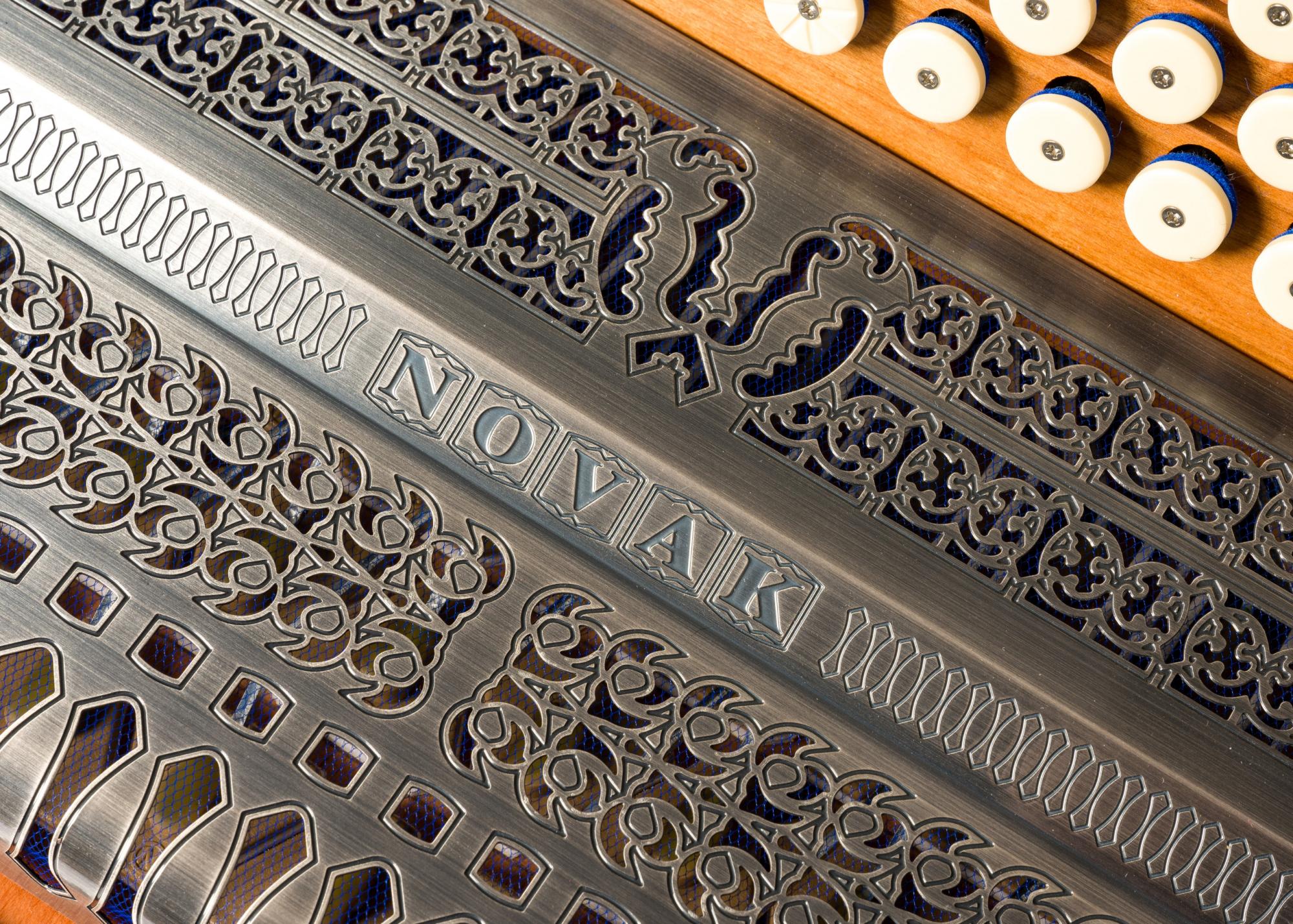 NOVAK Superium Kirsch/blau G