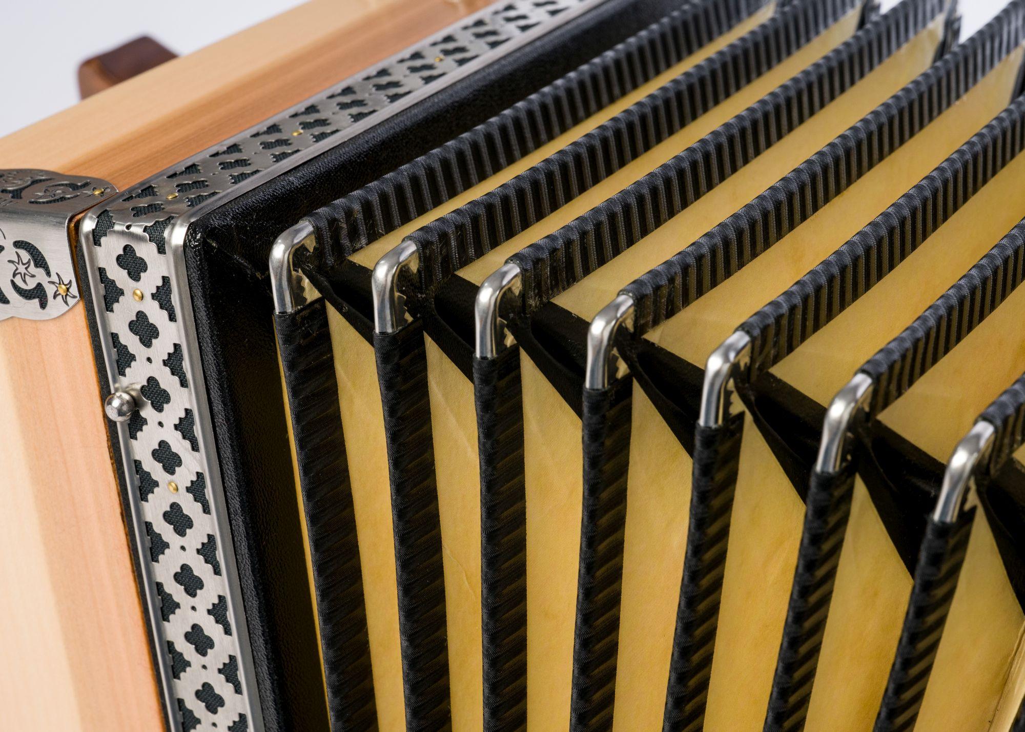 Strasser Profi 38 Natur Satinuss/schwarz B