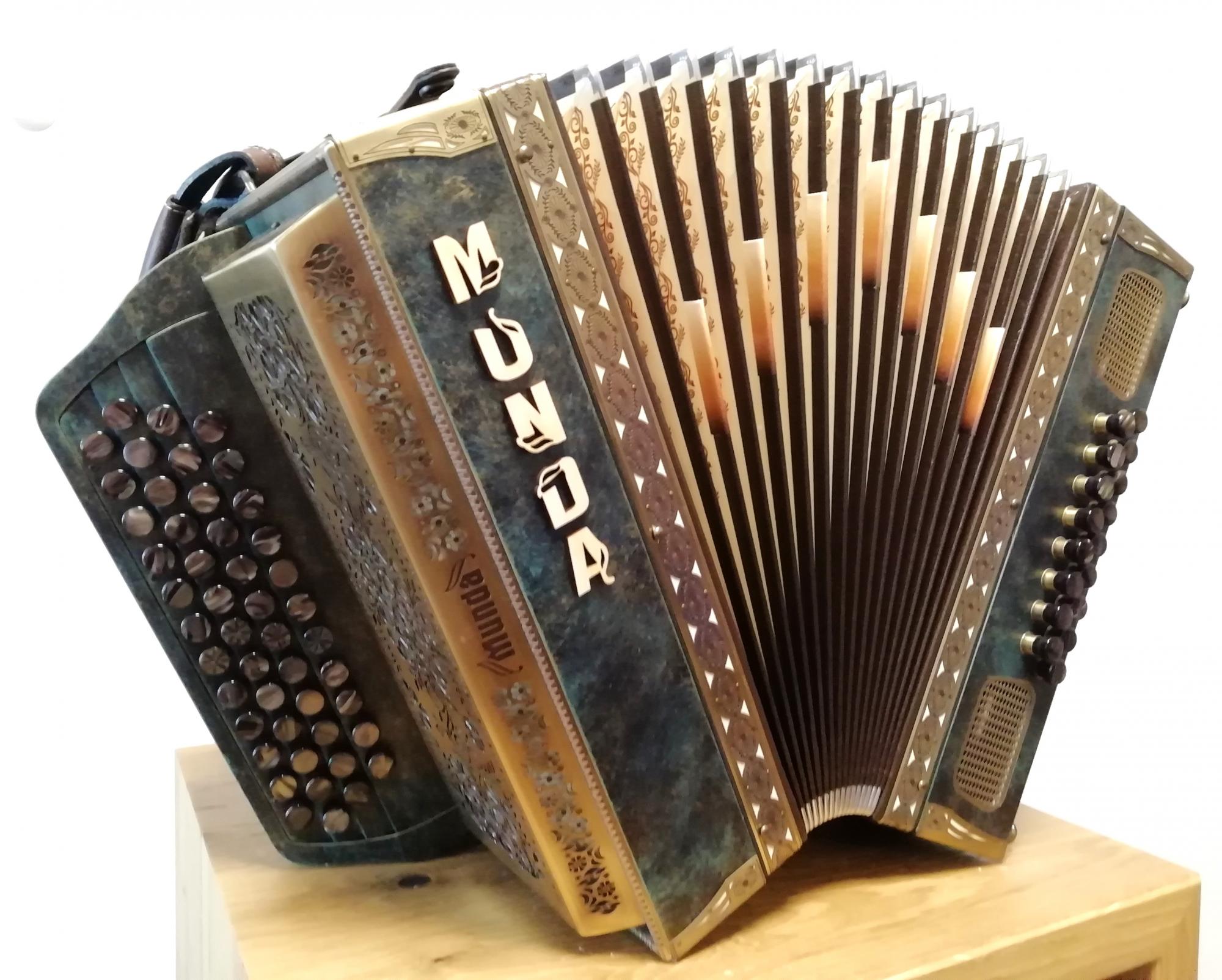 MUNDA Oberkrain Banovsek B