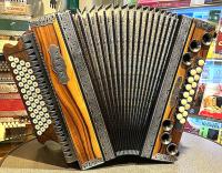 NOVAK Sonorum heim.Nuss/schwarz G