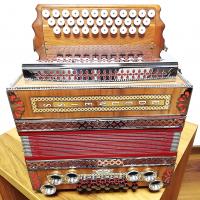 Edelweiß Nuss/rot G