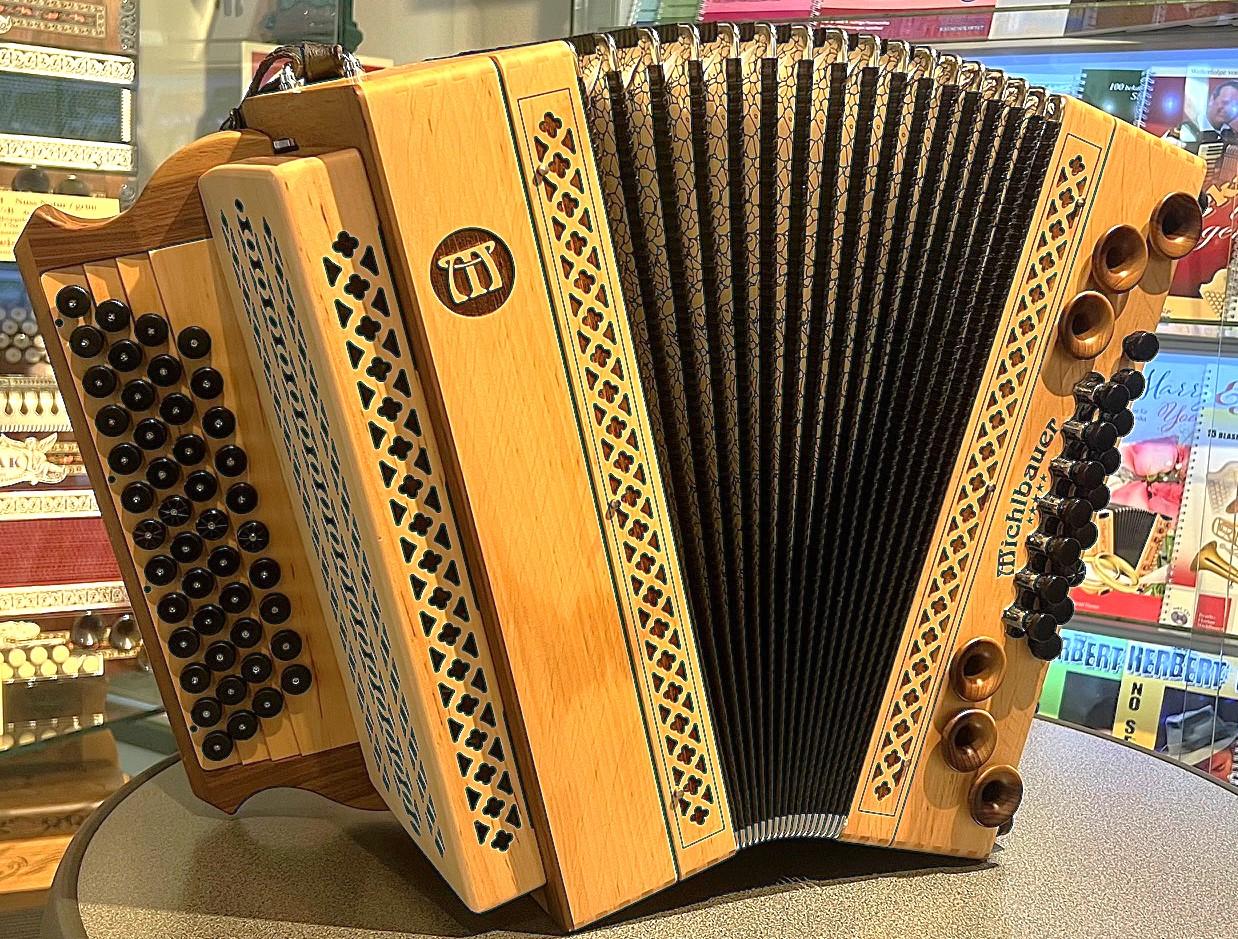 MB Animo Erle Nuss  G