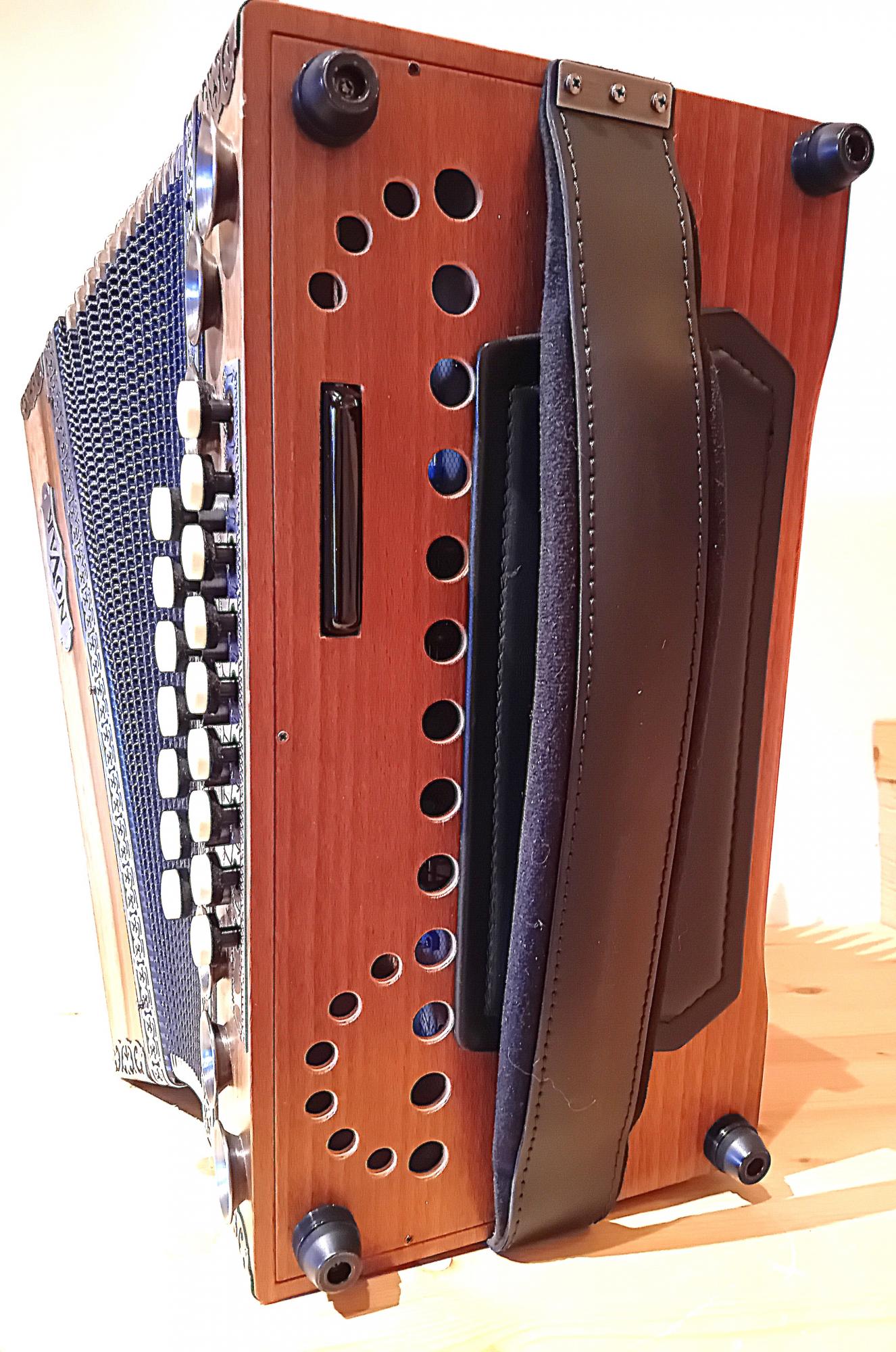 NOVAK Sonorum heim.Nuss/schwarz G