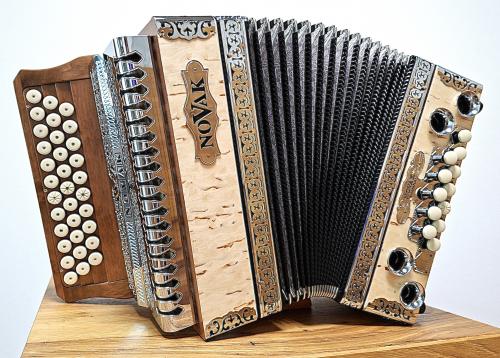 NOVAK Juveno Birke G