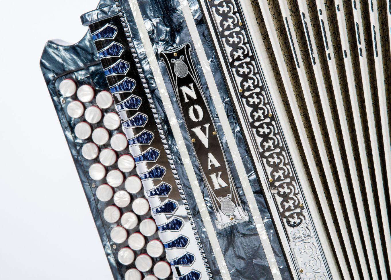 NOVAK Prestige Silber/weiß B